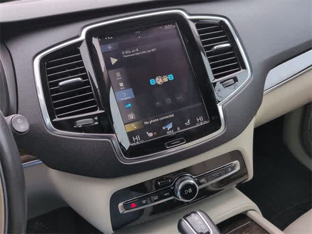 2017 Volvo XC90 Momentum