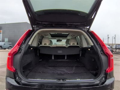 2017 Volvo XC90 Momentum