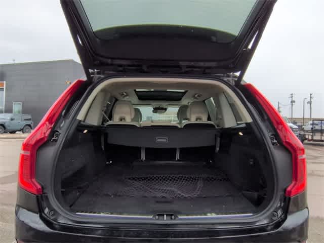 2017 Volvo XC90 Momentum