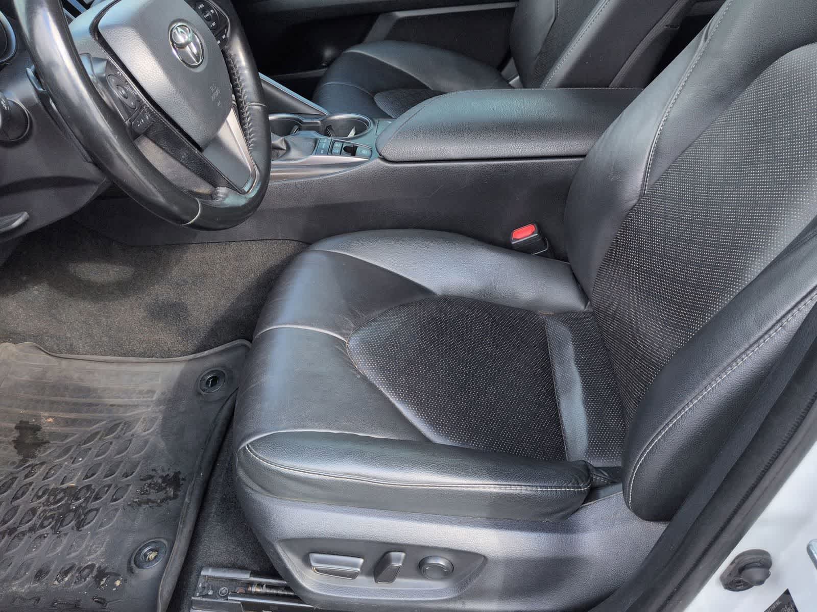 2022 Toyota Camry Hybrid XSE