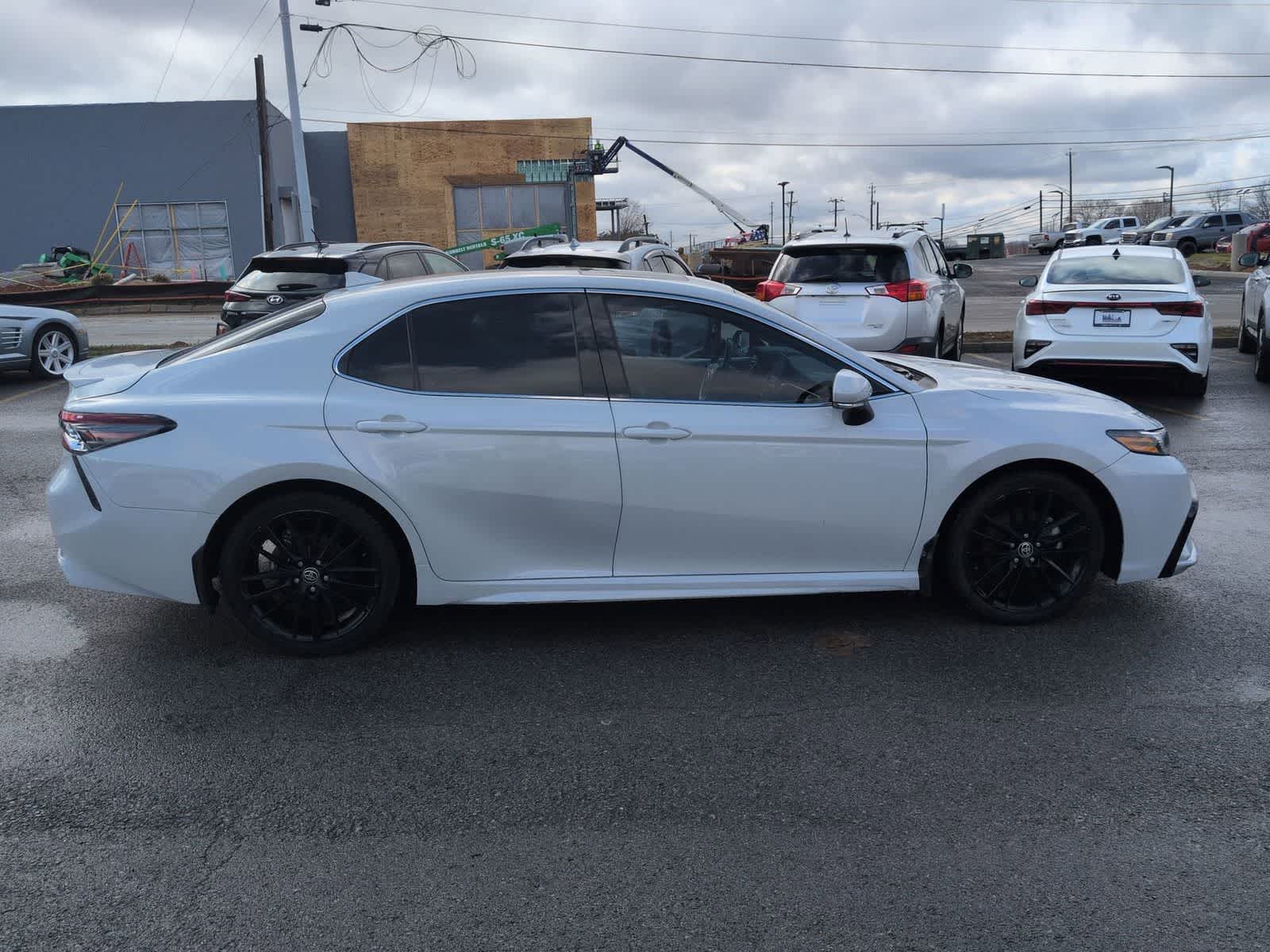2022 Toyota Camry Hybrid XSE