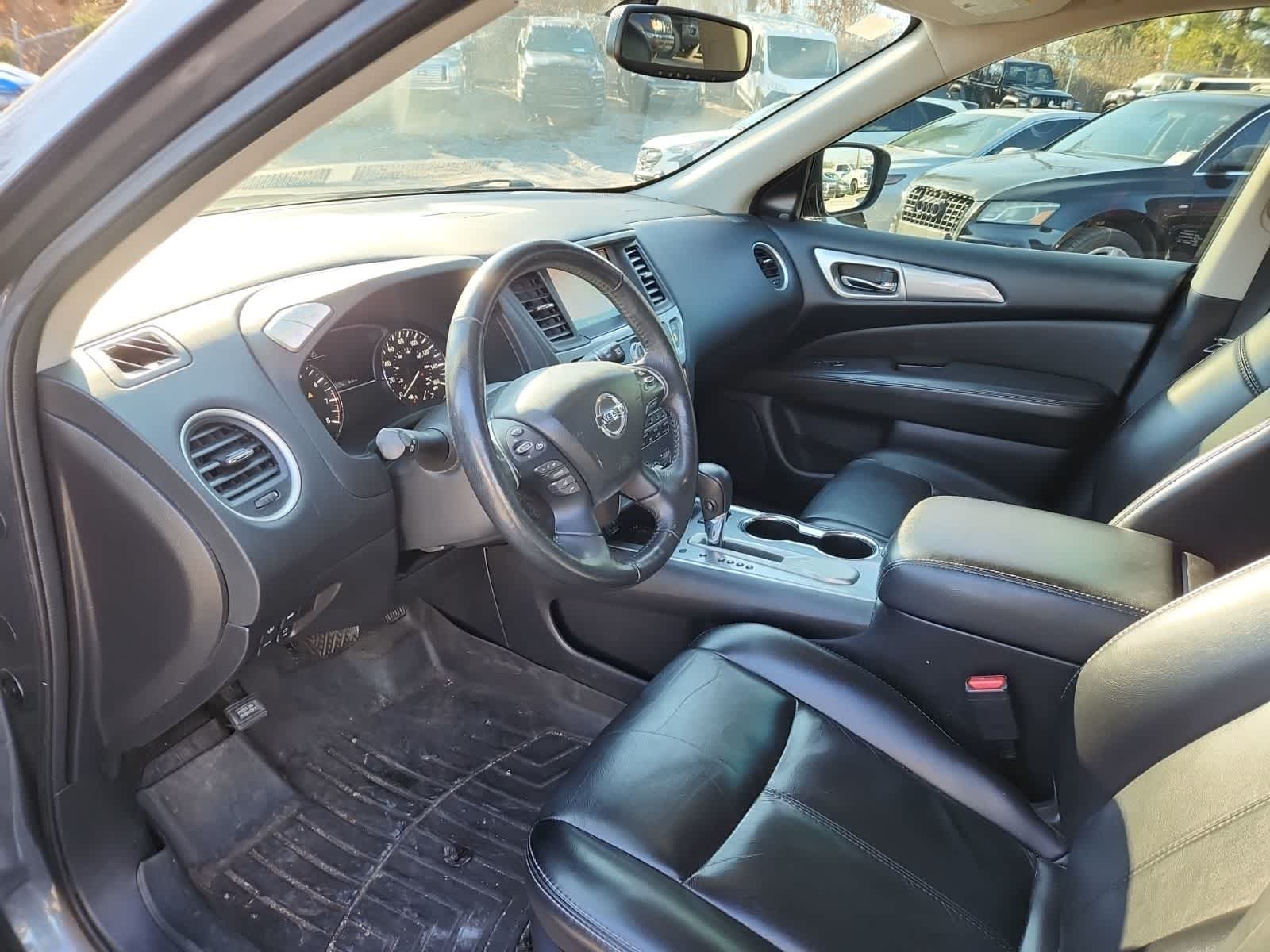 2019 Nissan Pathfinder SL