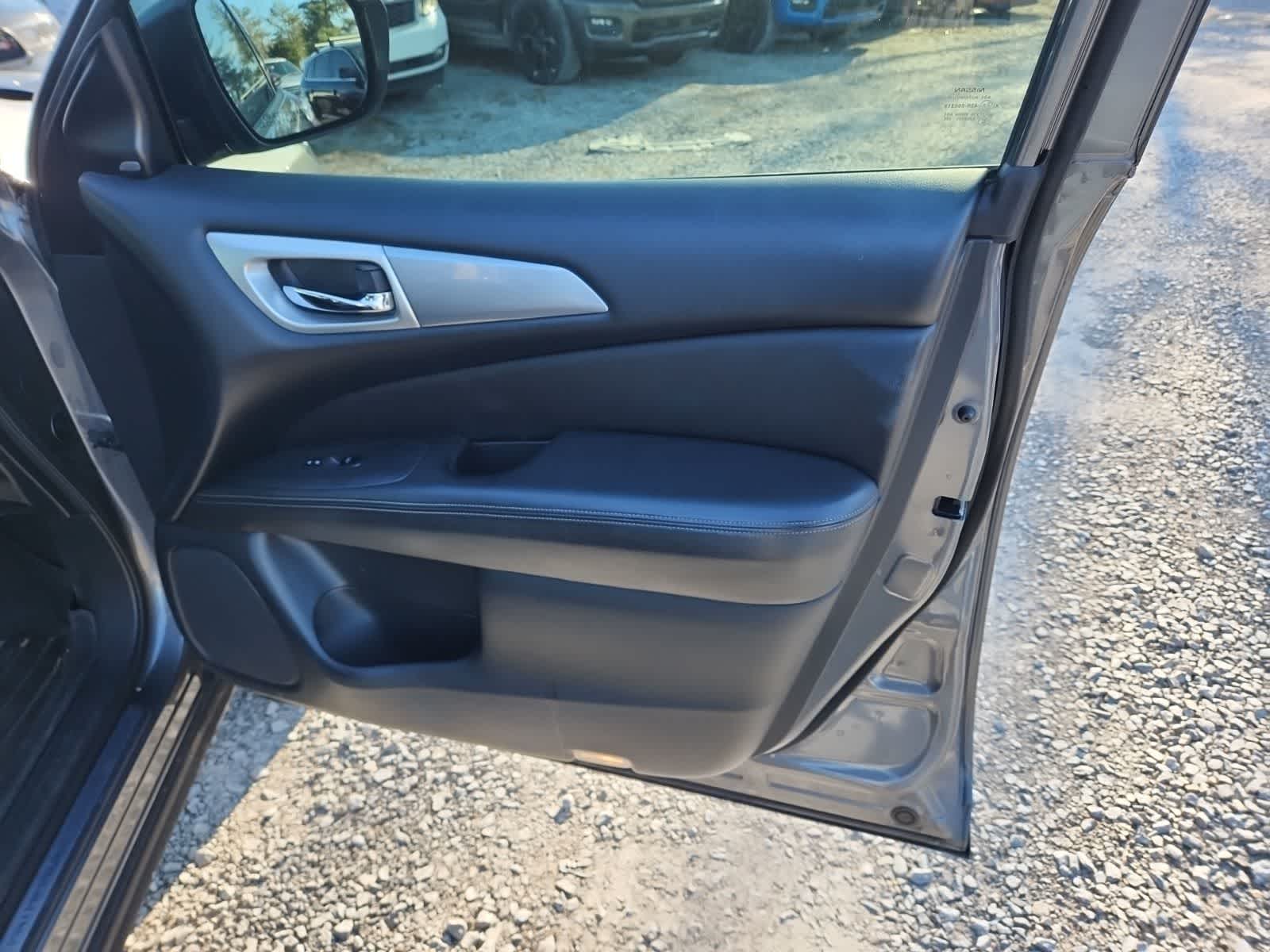 2019 Nissan Pathfinder SL