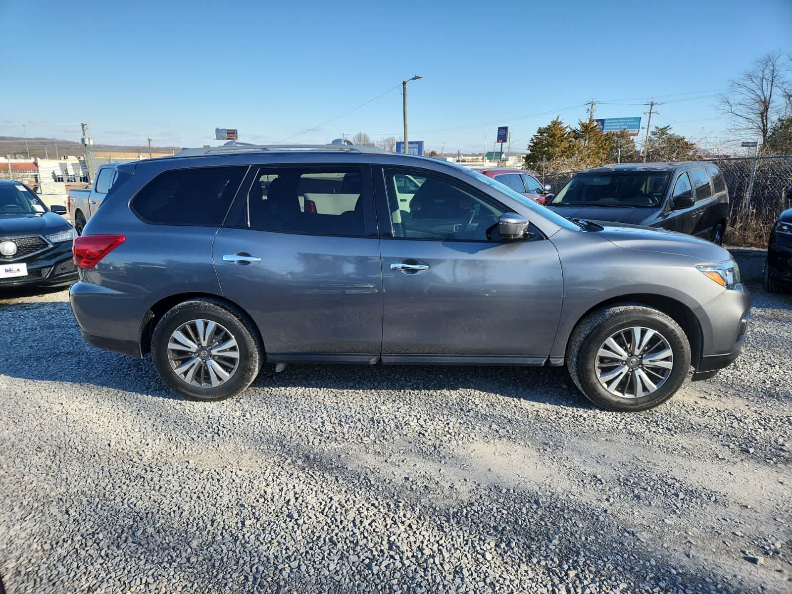 2019 Nissan Pathfinder SL