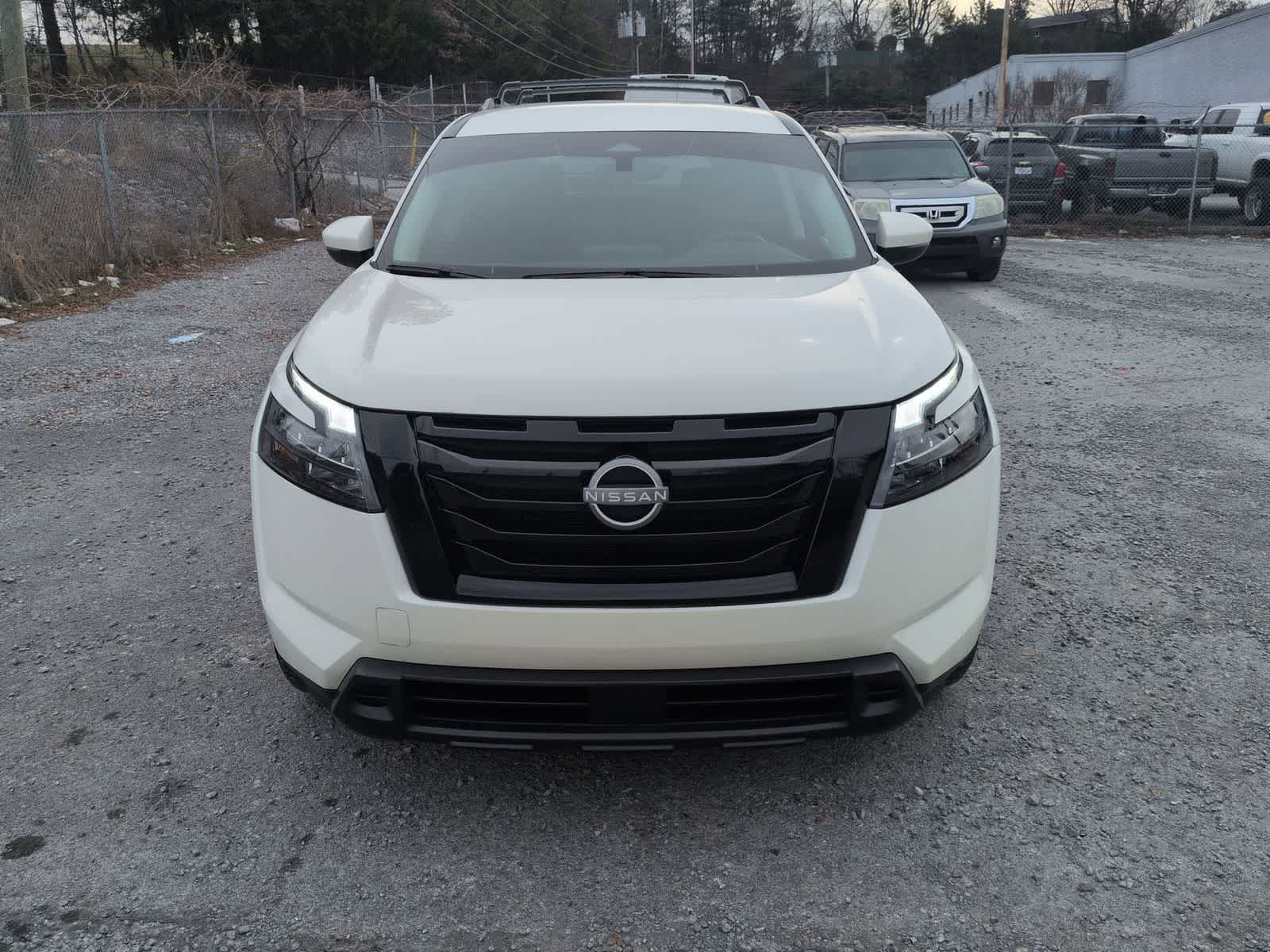 2024 Nissan Pathfinder SV