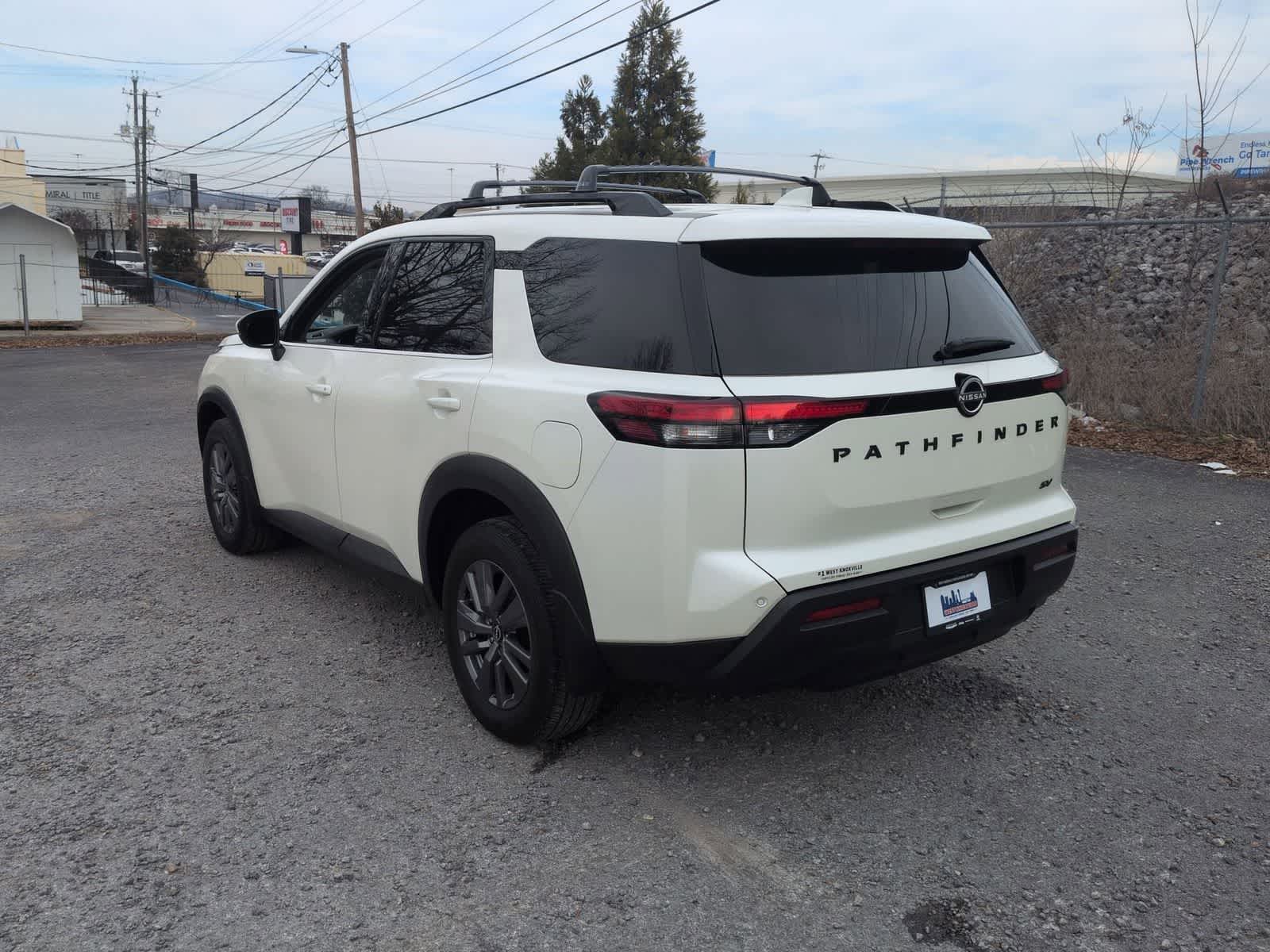 2024 Nissan Pathfinder SV