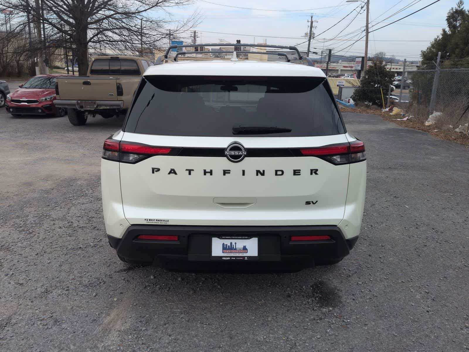 2024 Nissan Pathfinder SV