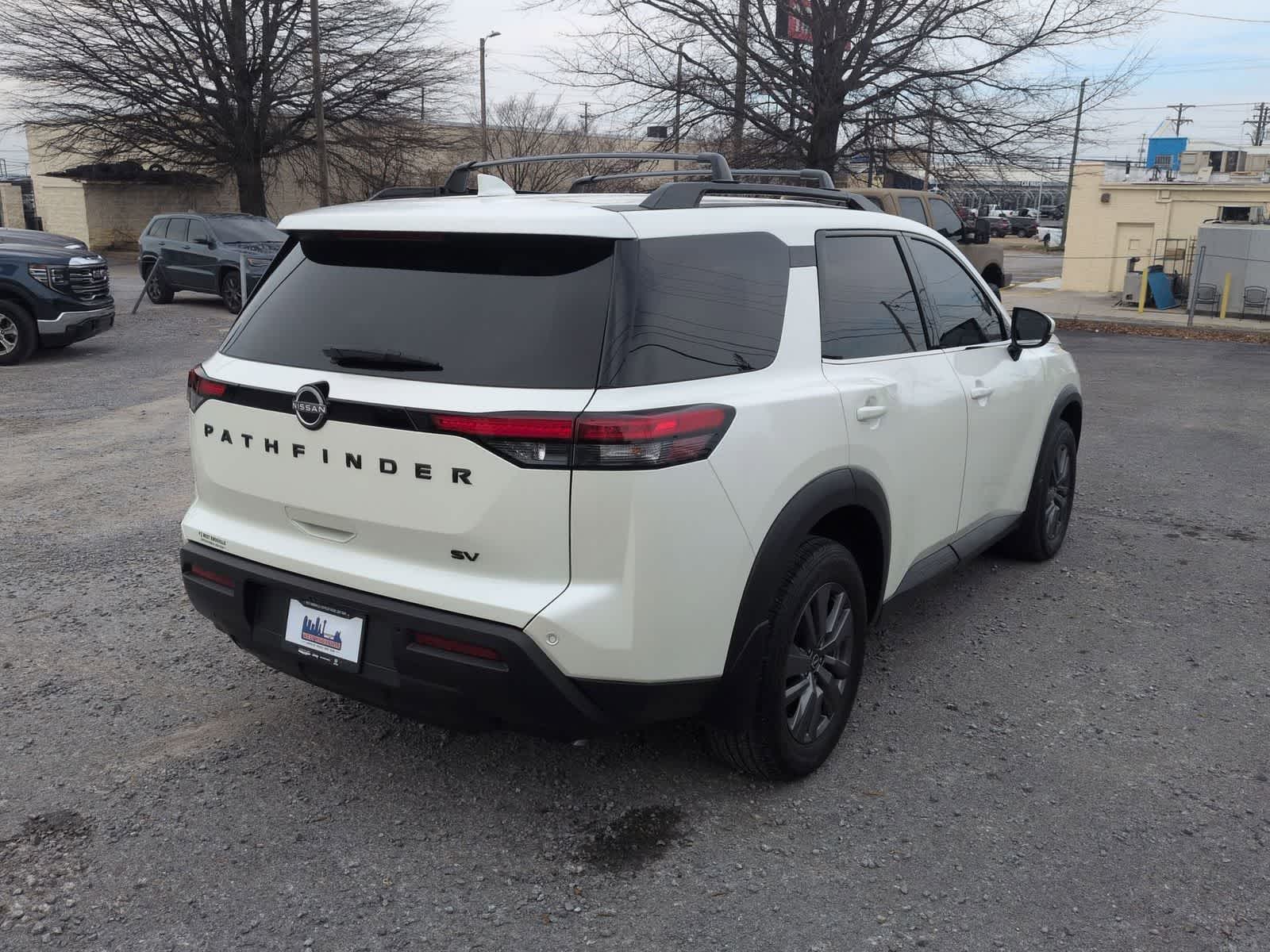 2024 Nissan Pathfinder SV