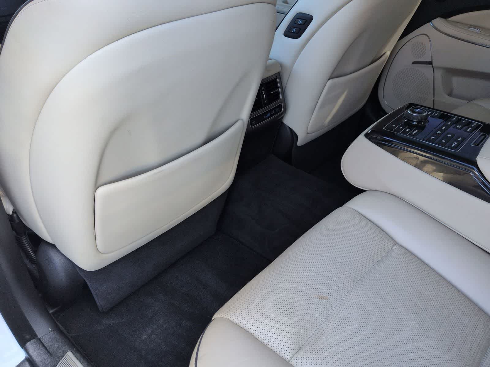 2014 Hyundai Equus Signature