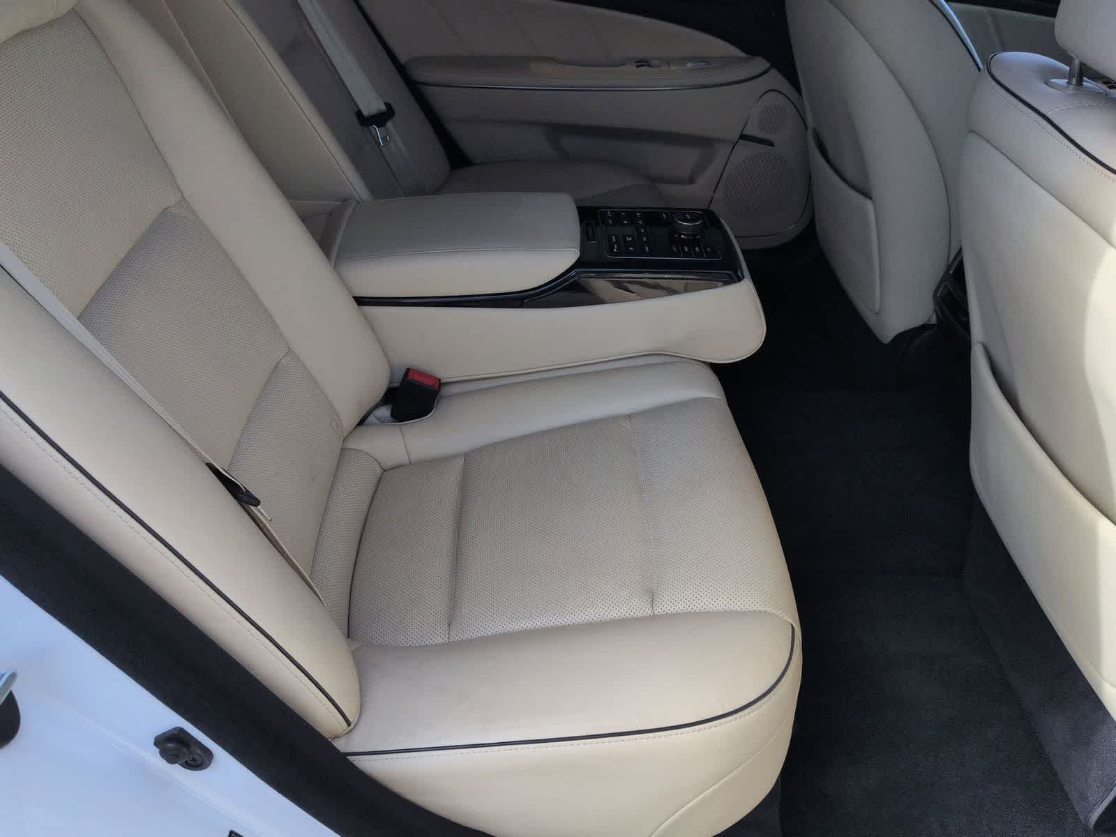 2014 Hyundai Equus Signature