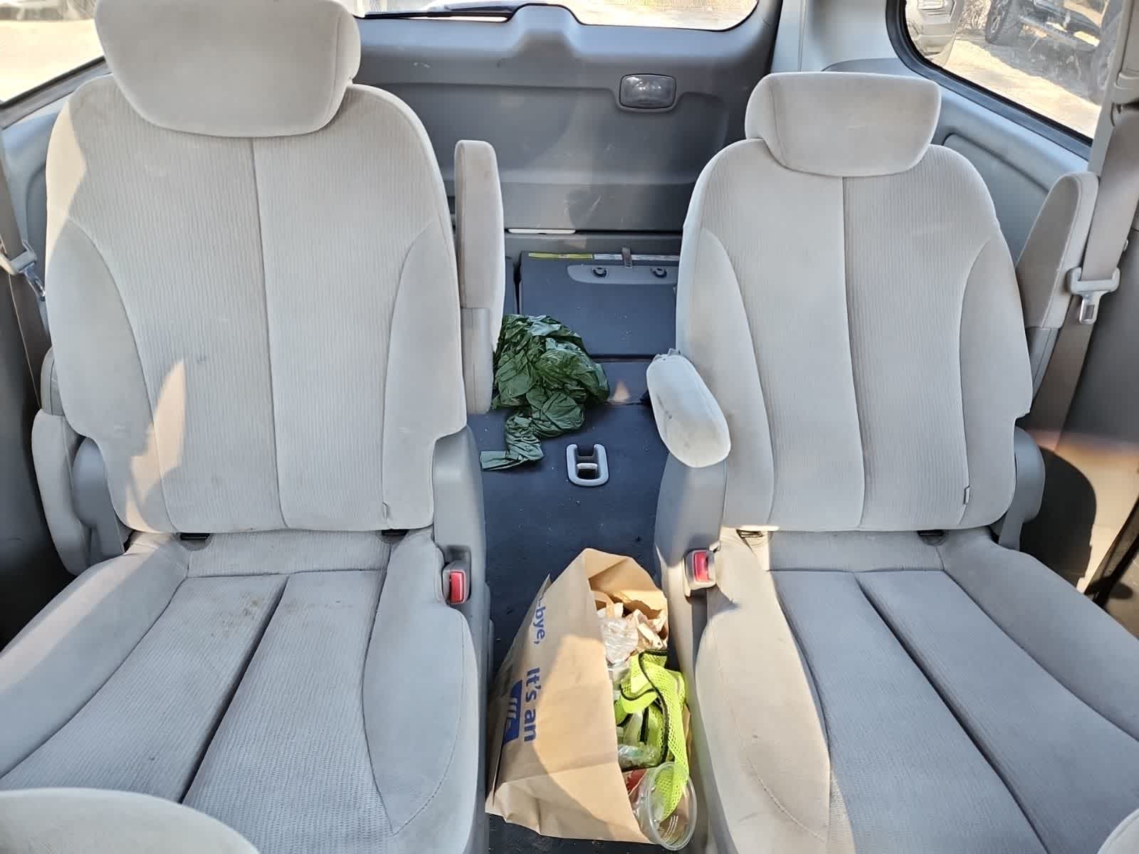 2008 Kia Sedona LX